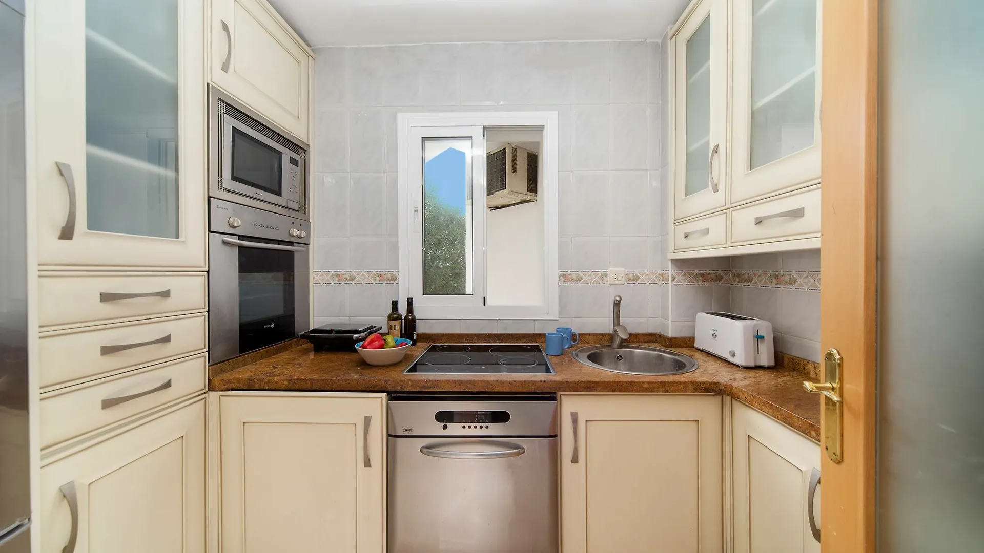 Apartamento De Lujo Primera Linea De Playa Benalmadena 0*,  Spain